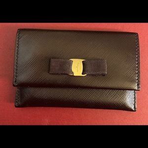 Salvatore Ferragamo Vera Bow CC